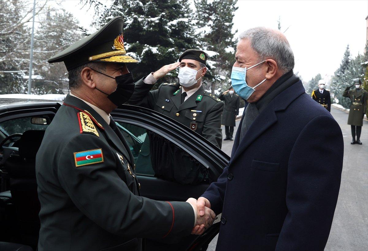 Hulusi Akar, Azerbaycanlı mevkidaşı Hasanov ile görüştü