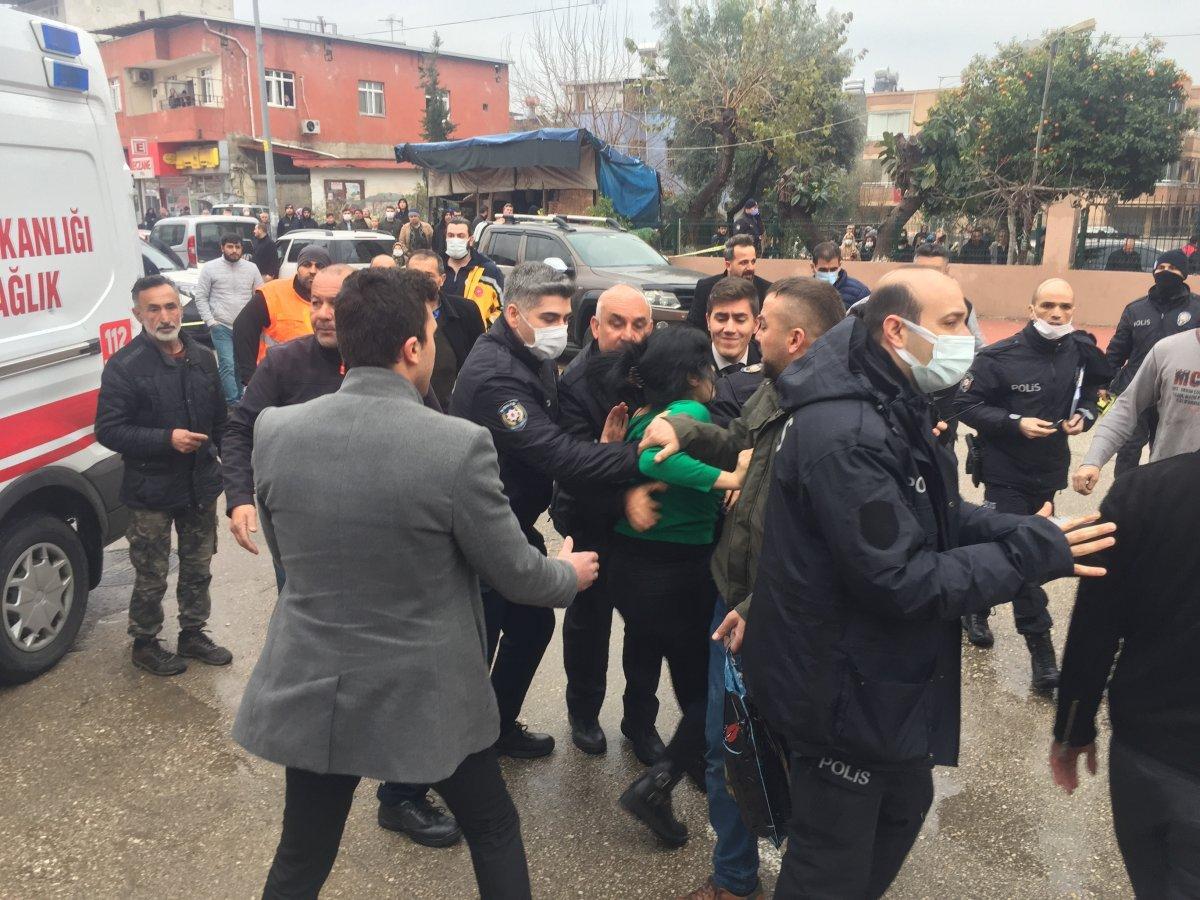 Adana'da dehşet: Çocuklarının bulunduğu evi ateşe verdi