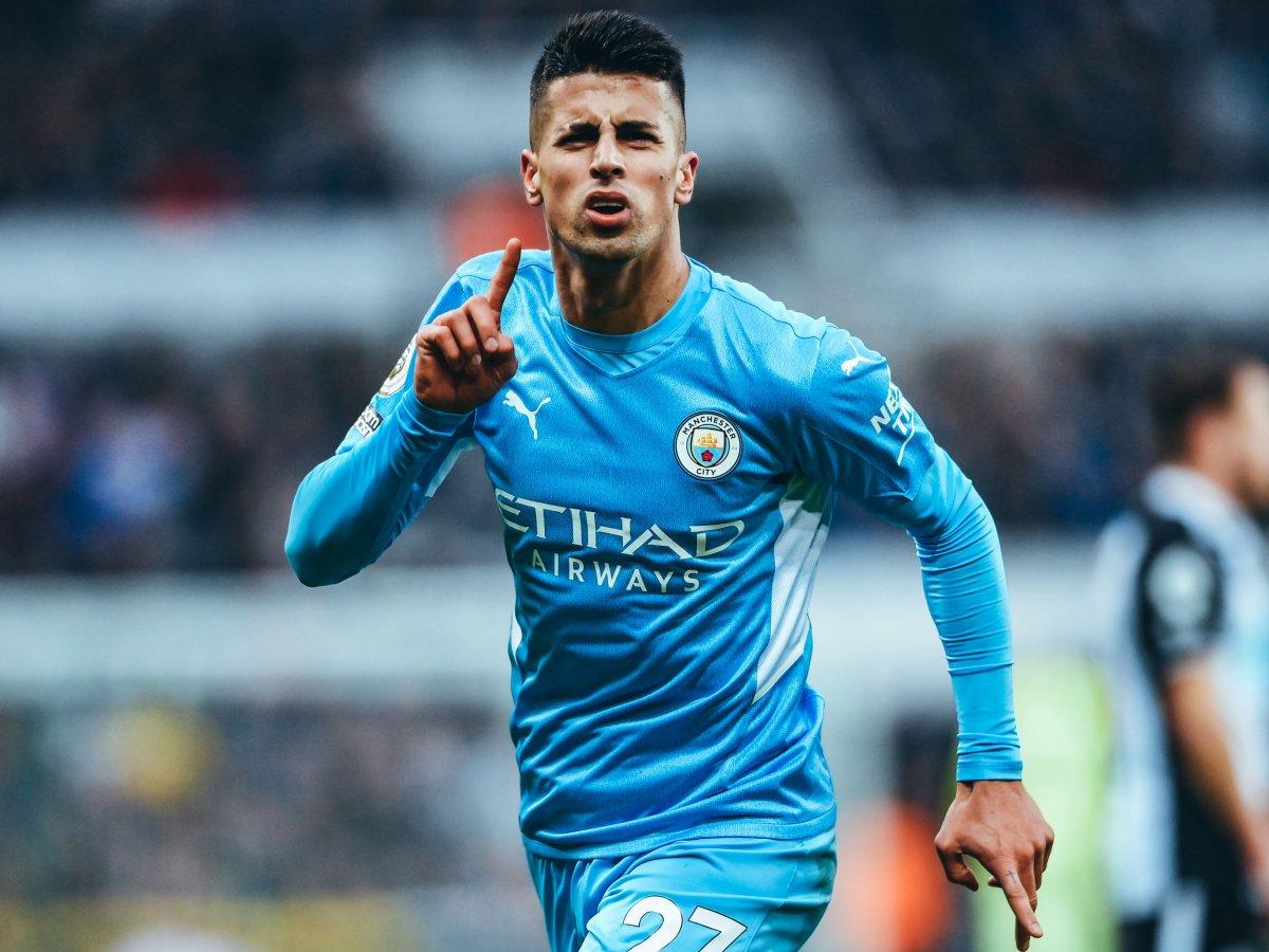 Joao Cancelo 2027'ye kadar City'de