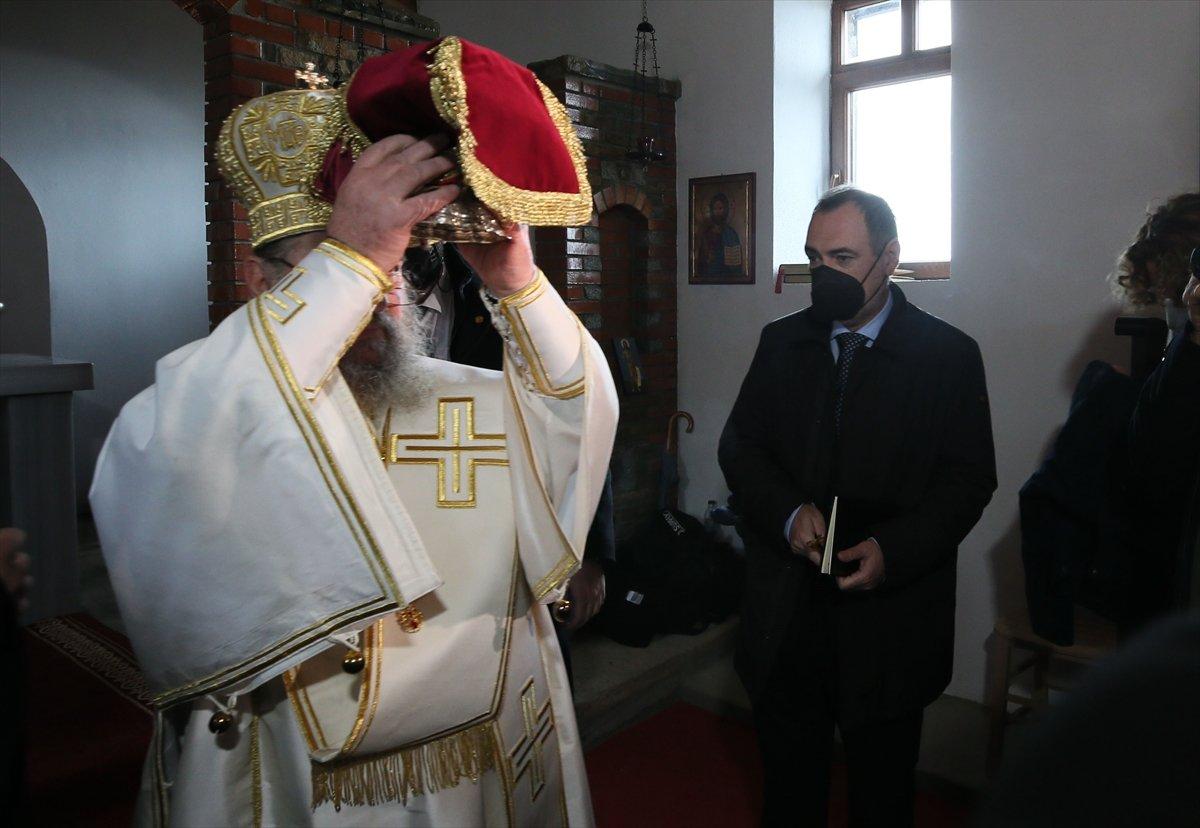 Yunan Bakan Yardımcısı Katsaniotis, Gökçeada'da ayine katıldı