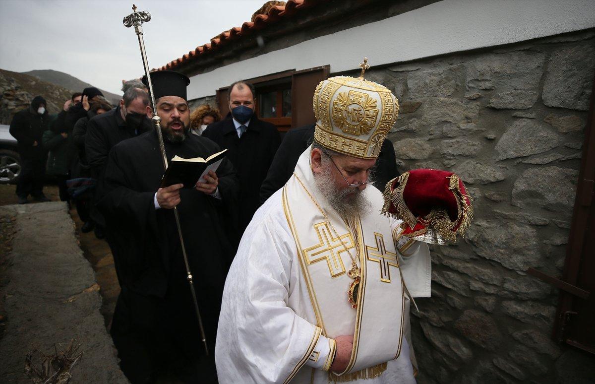 Yunan Bakan Yardımcısı Katsaniotis, Gökçeada'da ayine katıldı