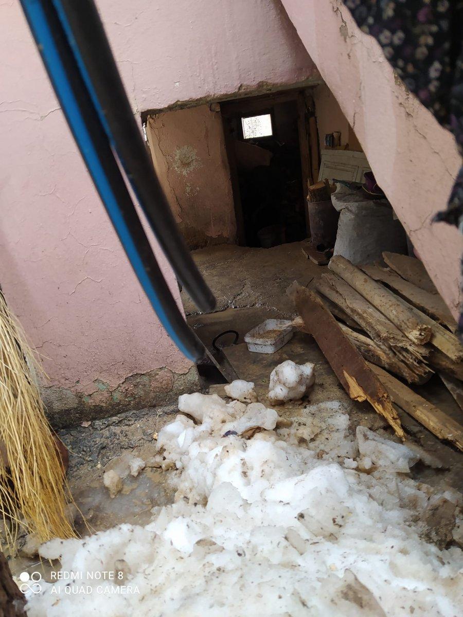 Elazığ’da bazı evleri su bastı