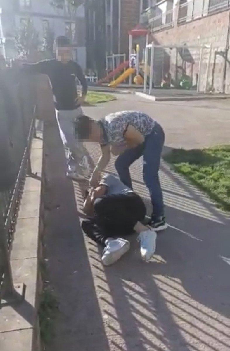 Çağlayan’da parkta dayak kamerada