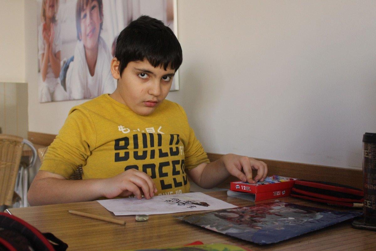 Antalya'da lösemili anne, 4'üncü üniversiteyi bitiriyor