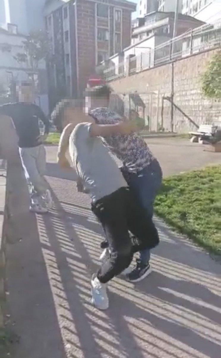 Çağlayan’da parkta dayak kamerada