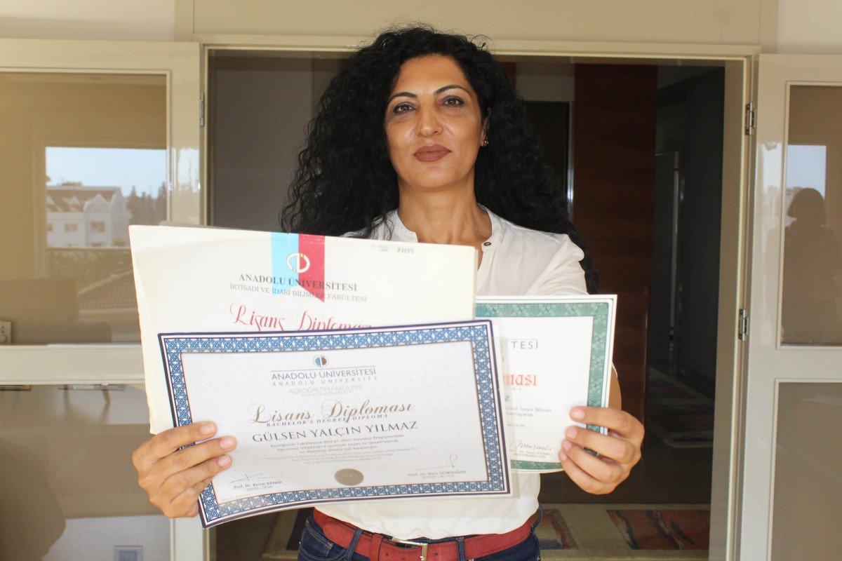 Antalya'da lösemili anne, 4'üncü üniversiteyi bitiriyor