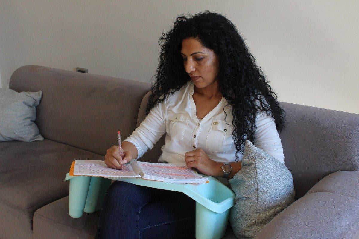 Antalya'da lösemili anne, 4'üncü üniversiteyi bitiriyor