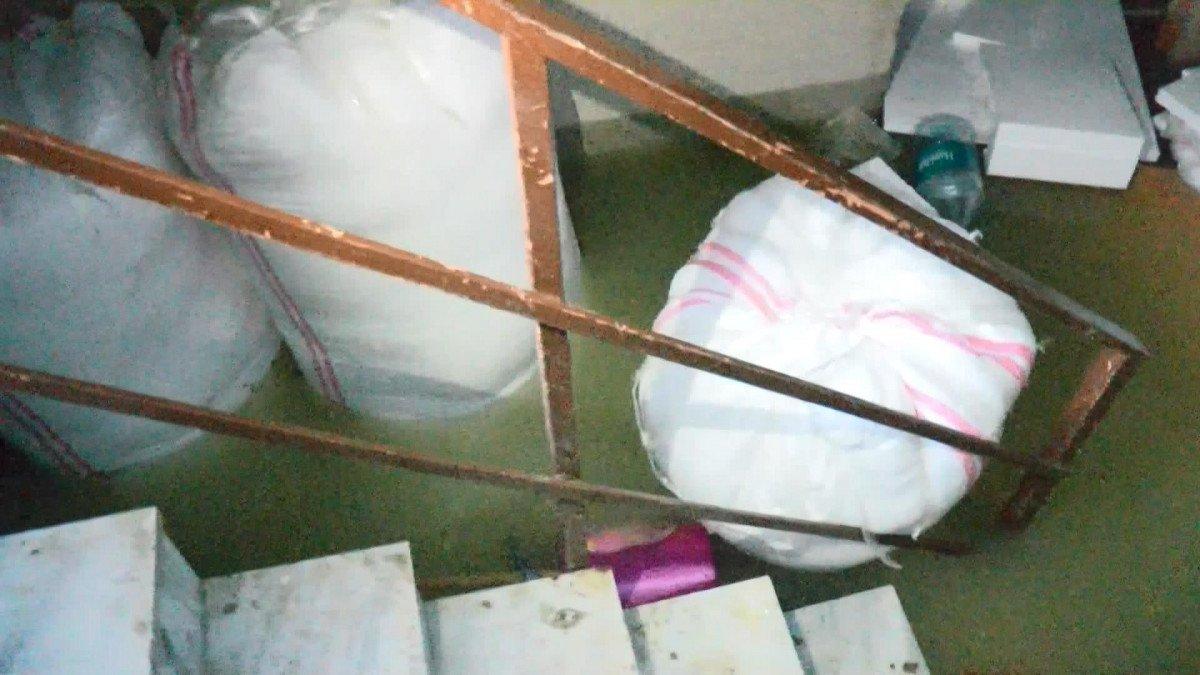 Büyükçekmece’de rögarlar taştı, yollar göle döndü