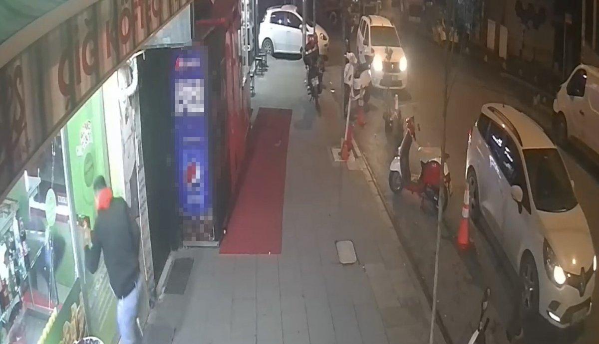 Kağıthane'de iş yerlerine silahlı saldırı