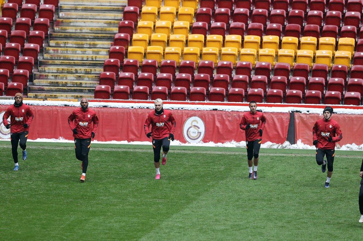 Galatasaray, Belek'te kamp yapacak otel bulamadı