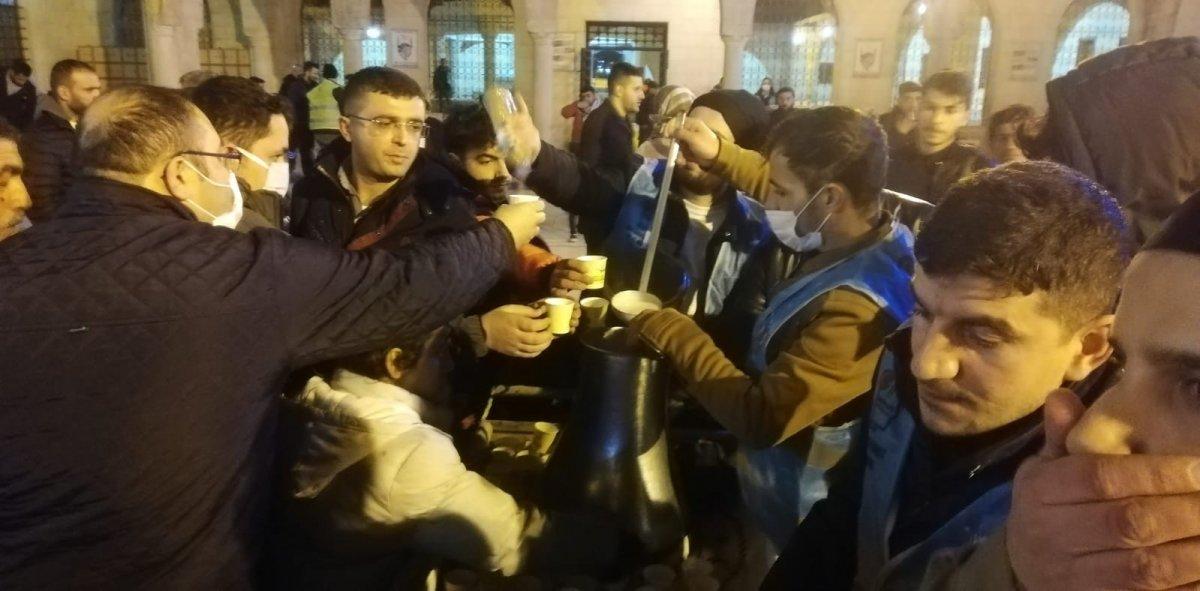 Regaip Kandili yurt genelinde dualarla idrak edildi