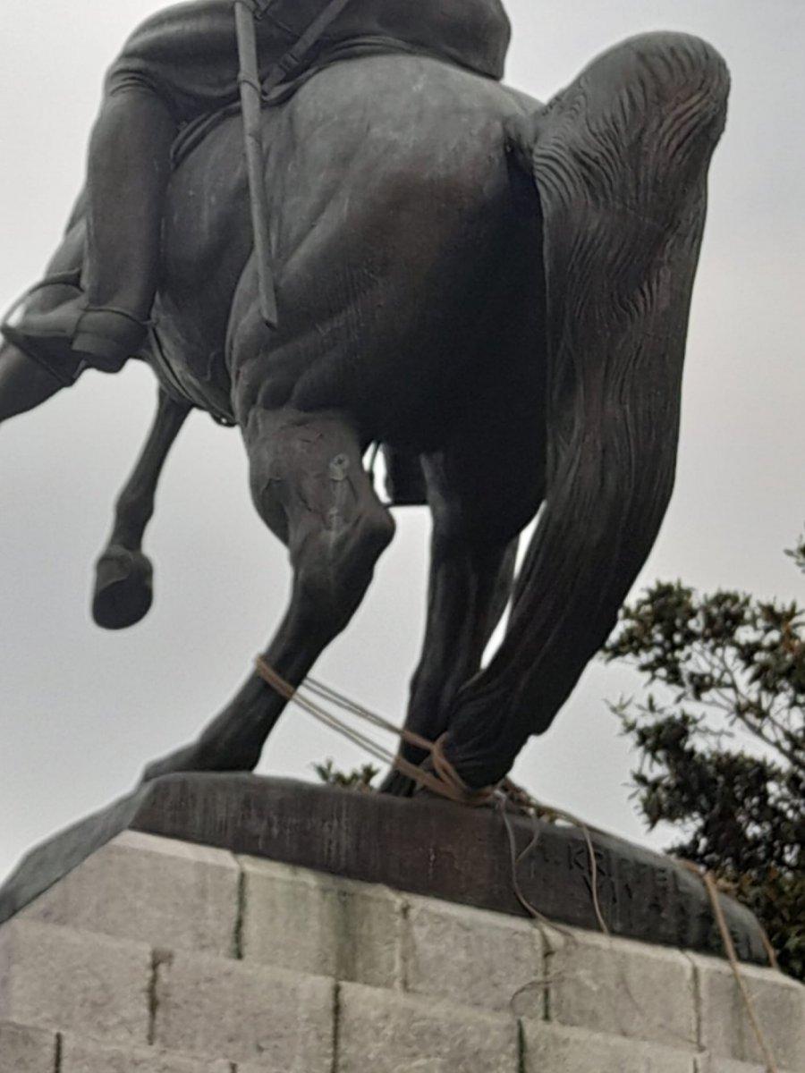 Samsun'da Atatürk heykeline saldırı