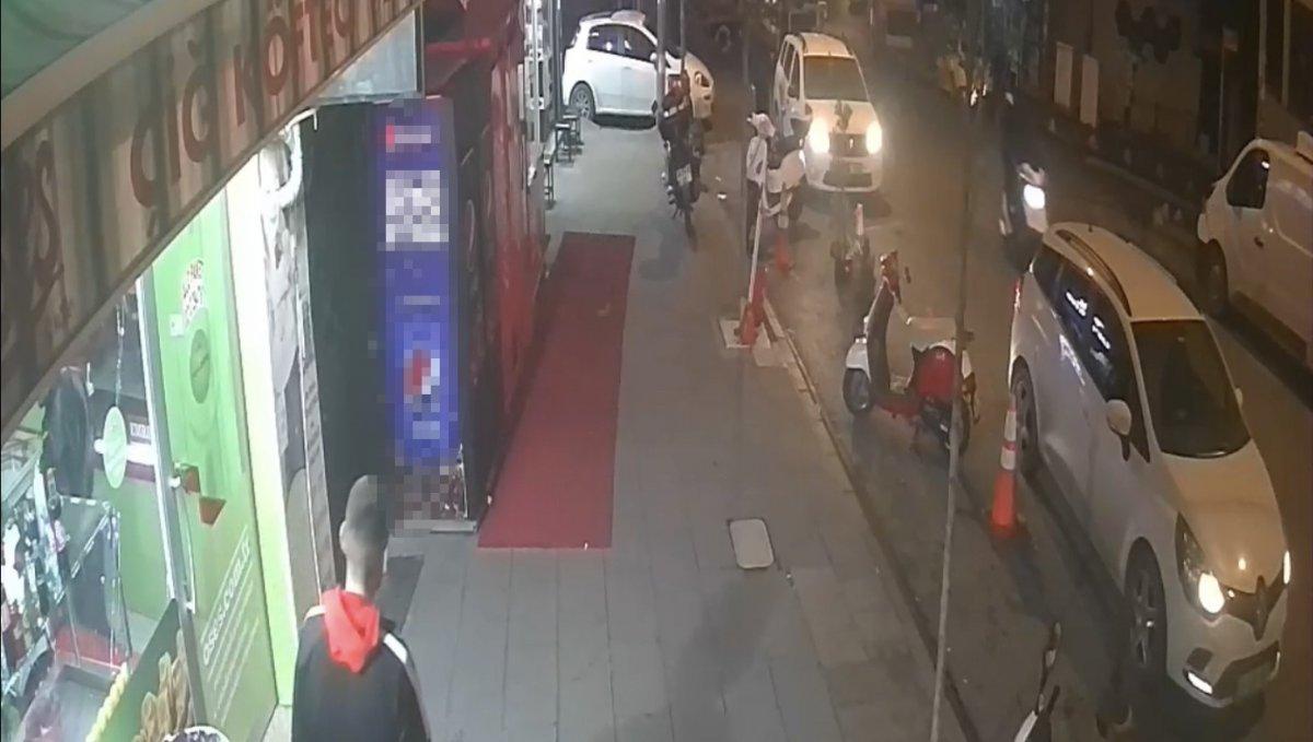 Kağıthane'de iş yerlerine silahlı saldırı