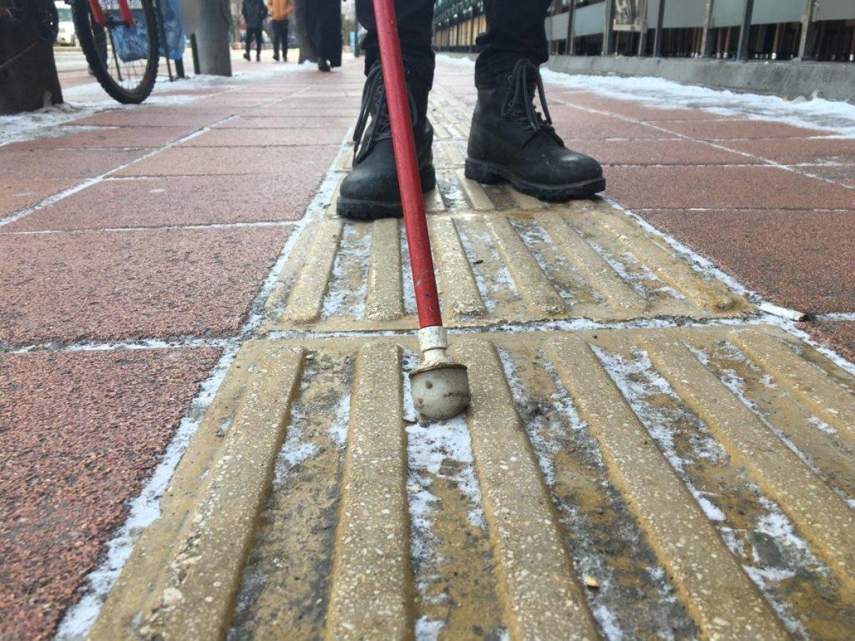 Eskişehir'de görme engelli vatandaşlar, sarı çizgilerden şikayetçi