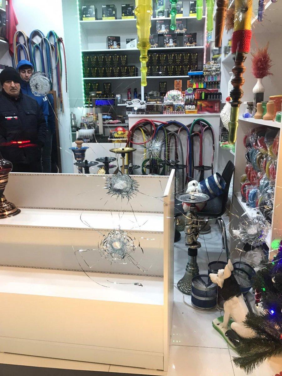 Kağıthane'de iş yerlerine silahlı saldırı