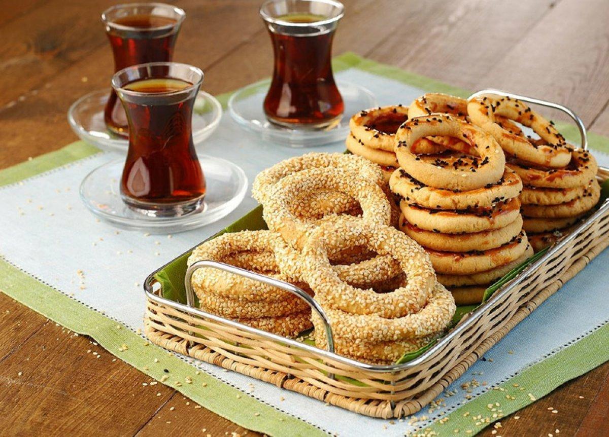 Paylaştıkça artan lezzet: Ağızda dağılan kandil simidi tarifi