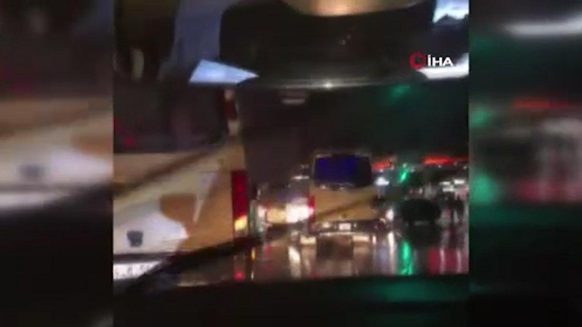 Esenyurt’ta, asker konvoyu alt geçidi kapadı