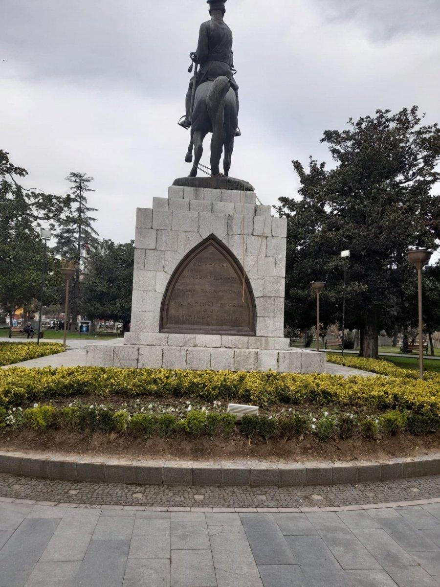 Samsun'da Atatürk heykeline saldırı