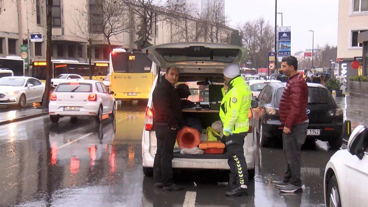 Şişli'de trafik kazası: Taksiler birbirine girdi