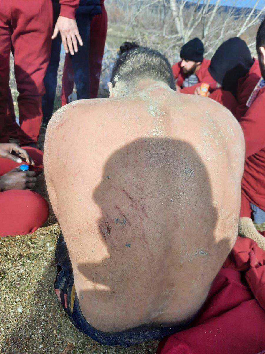 Yunan güçleri dövüp Türkiye’ye atıyor