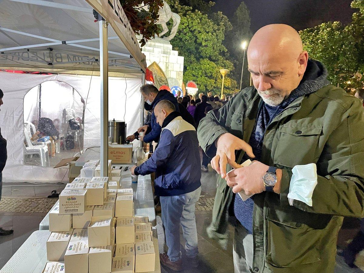 Samsun'da Atatürk heykeline saldırı sonrası nöbet sürüyor