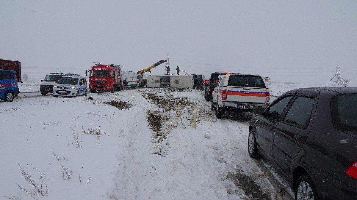 Yozgat’ta, yolcu otobüsü kaza yaptı