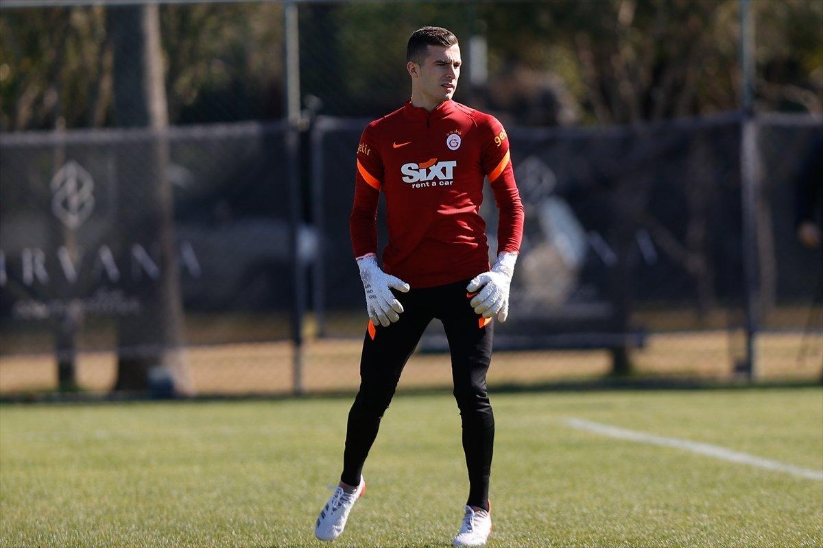 Galatasaray'da yeni transferler ilk antrenmanına çıktı