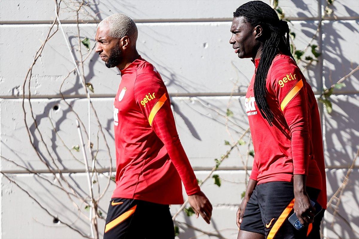 Galatasaray'da yeni transferler ilk antrenmanına çıktı