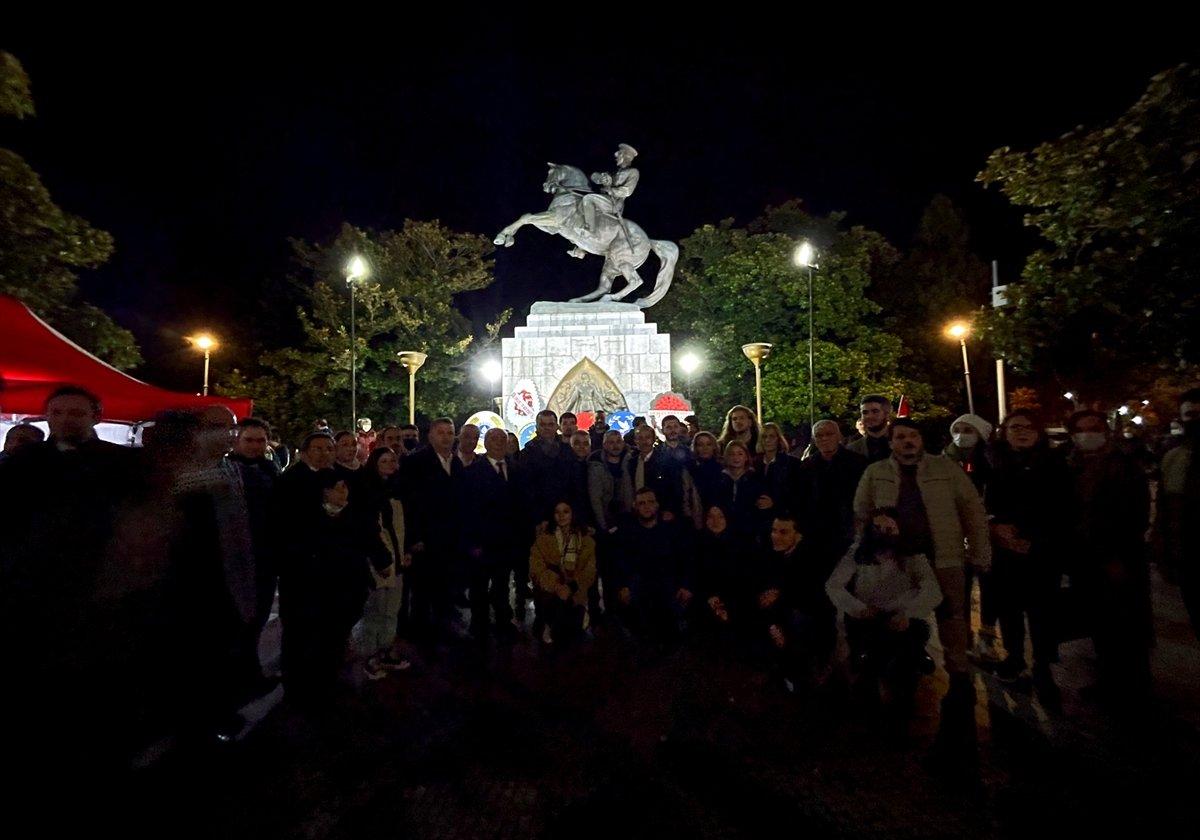 Samsun'da Atatürk heykeline saldırı sonrası nöbet sürüyor