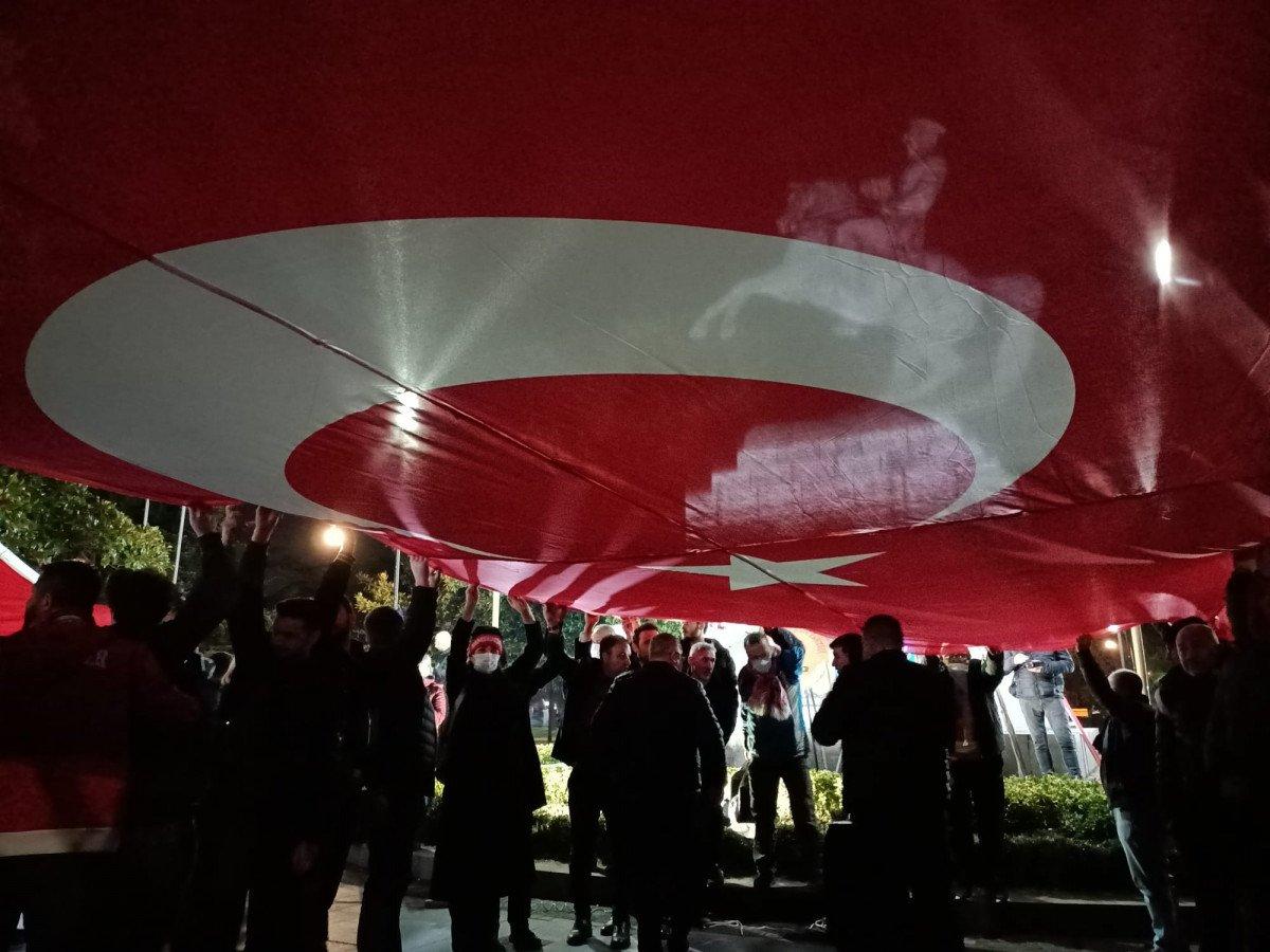 Samsun'da Atatürk heykeline saldırı sonrası nöbet sürüyor