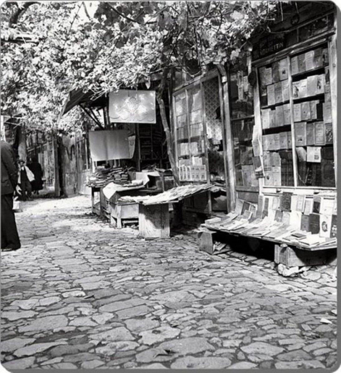 İsmail E. Erünsal'ın Osmanlılarda Sahaflık ve Sahaflar kitabında geçmişe yolculuk