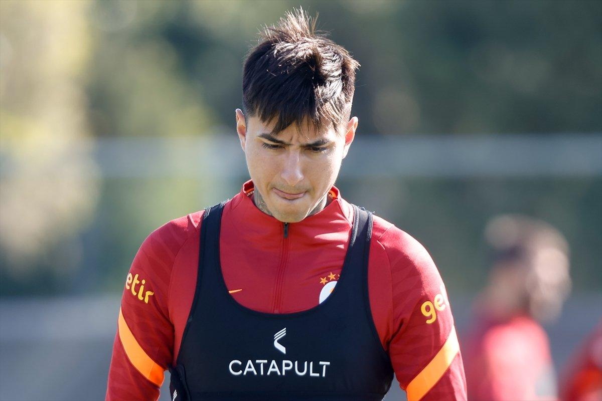 Galatasaray'da yeni transferler ilk antrenmanına çıktı