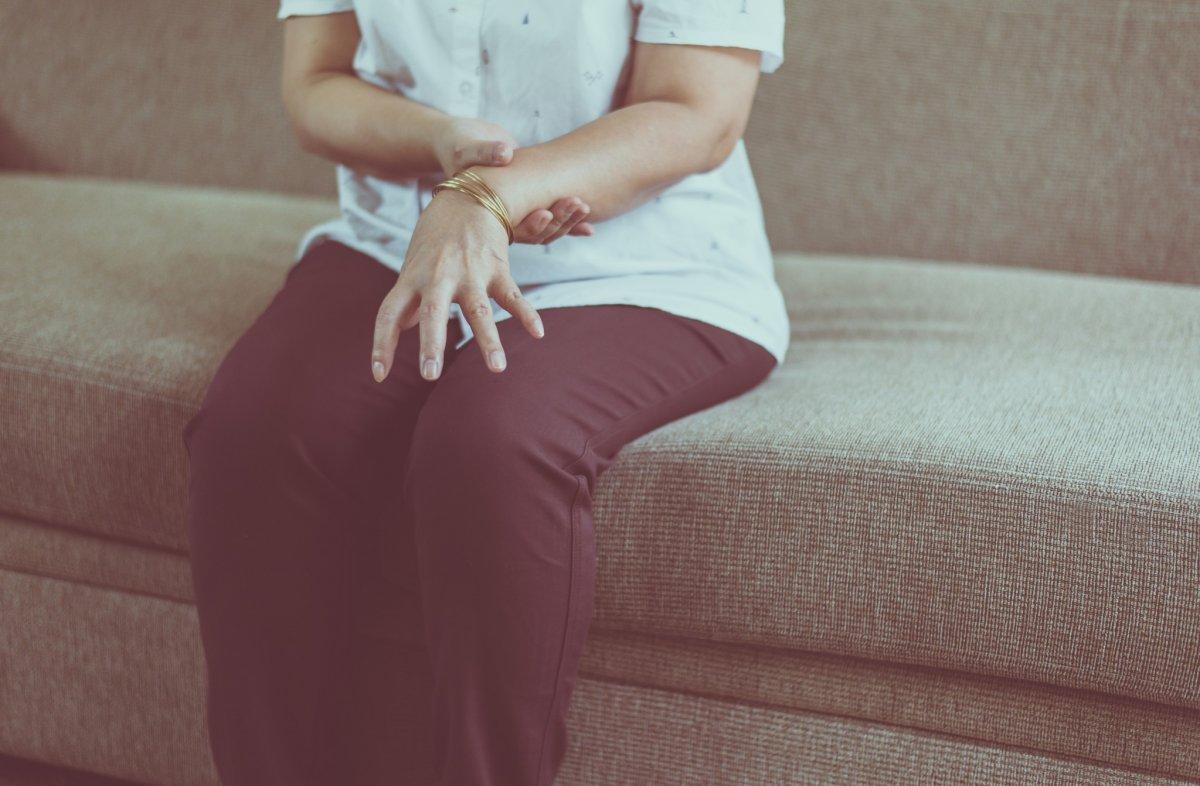 El titremesine neden olan 6 hastalık ve tedavi için ipuçları