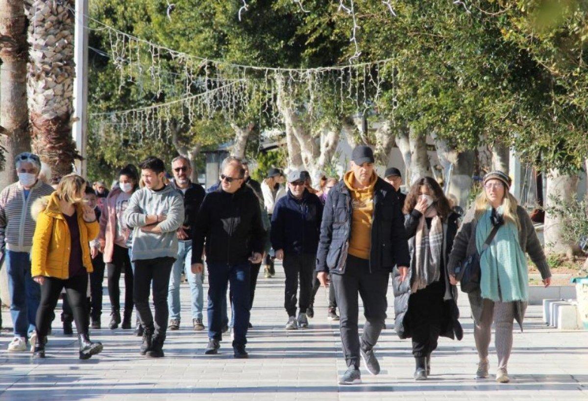 Bodrum'da güneşi gören sahile koştu