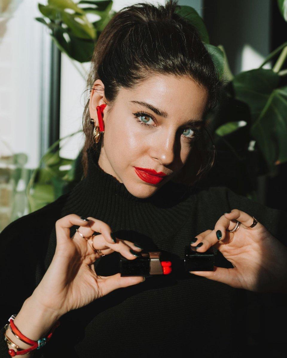 Elvin Levinler yoga yaptığı anları paylaştı