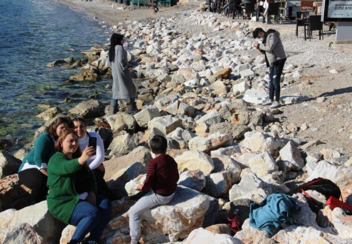 Bodrum'da güneşi gören sahile koştu