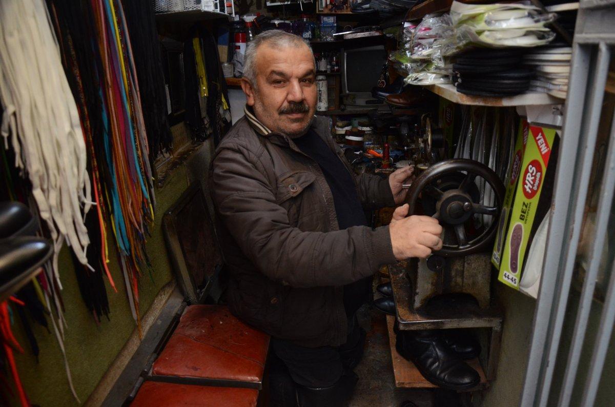 Ordulu ayakkabı tamircisi, hiç giyemediği ayakkabıları tamir ediyor