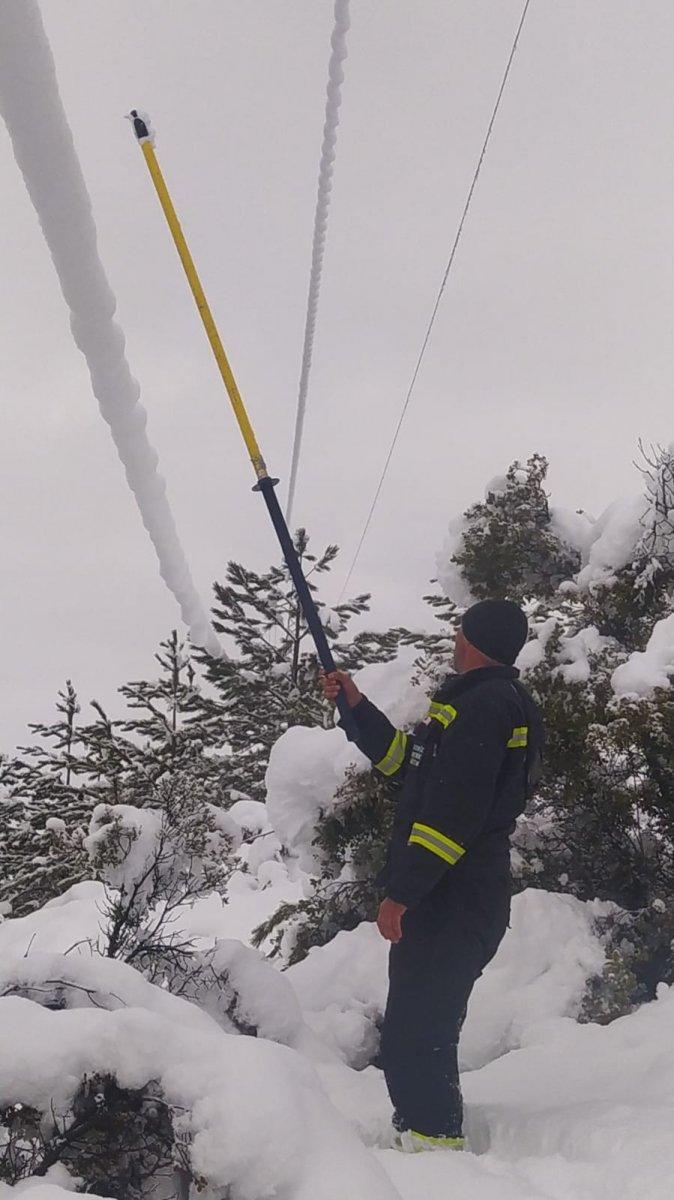 Isparta'da kar nedeniyle yaşanan elektrik krizi çözülüyor