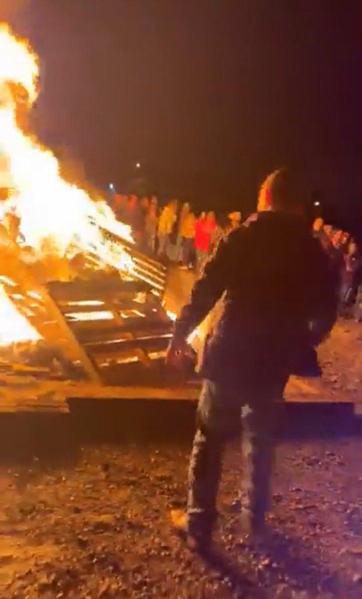 ABD'de bir papaz, Harry Potter ve Twilight kitaplarını yaktırdı