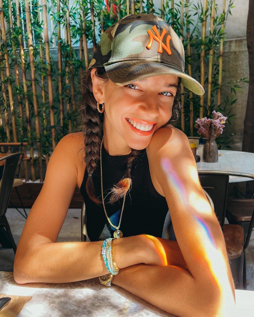 Elvin Levinler yoga yaptığı anları paylaştı