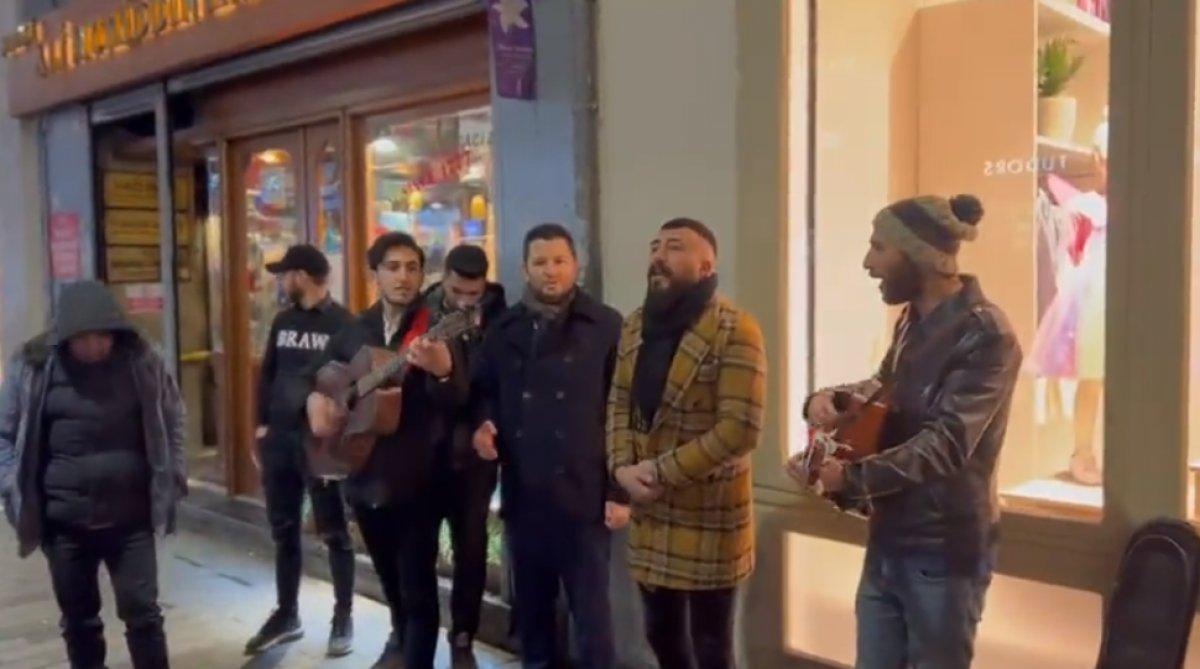 AK Partili vekil, Taksim'de Kürtçe şarkıya eşlik etti