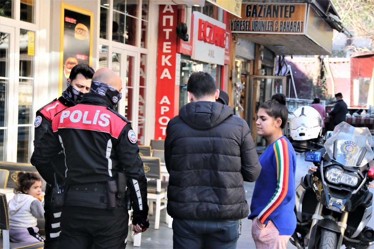 Antalya’da genç annenin telefonunu alıp, kaçtı