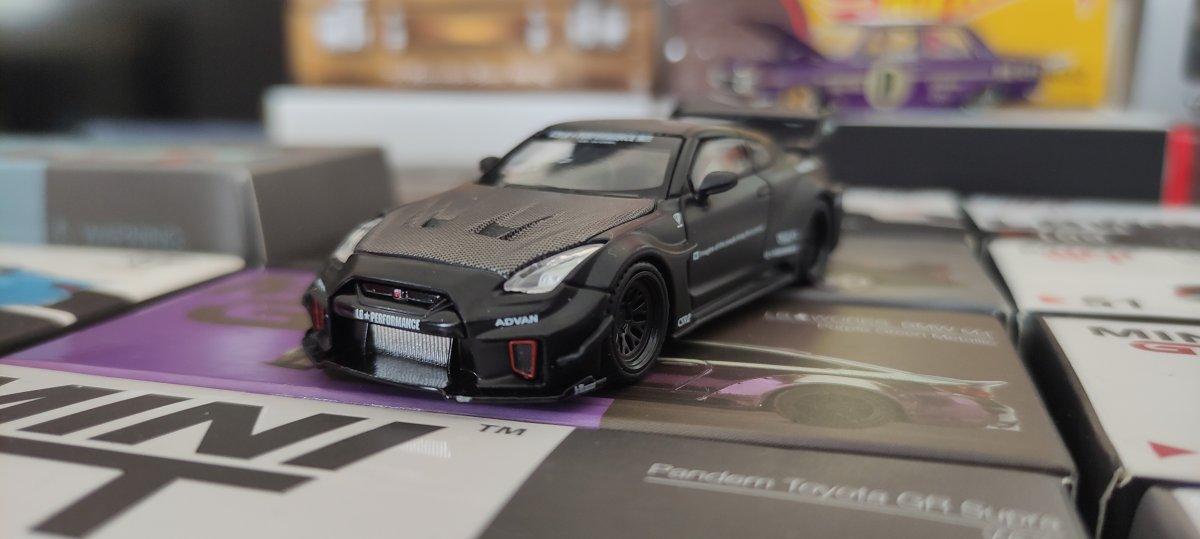 Bursalı koleksiyoncu, yatırımını ev ve arsa yerine oyuncak araçlara yapıyor