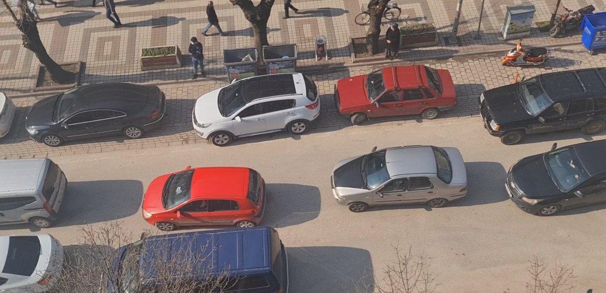 Bursa'da asker uğurlamasında yolu kapatıp, çiftetelli oynadılar