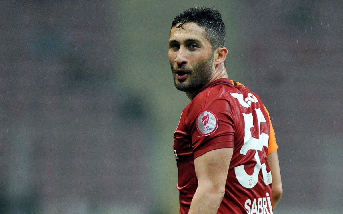 Sabri Sarıoğlu Galatasaray'a dönüyor
