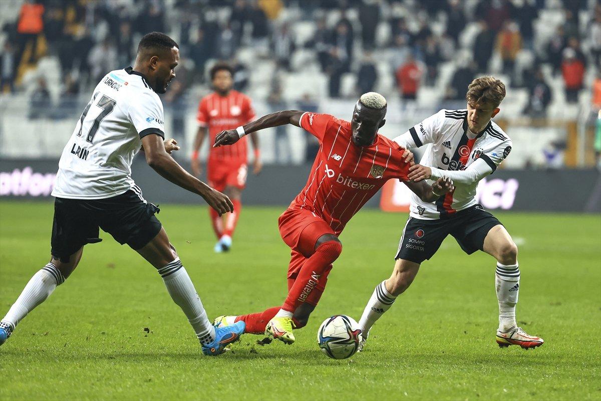 Beşiktaş, Antalyaspor ile berabere kaldı