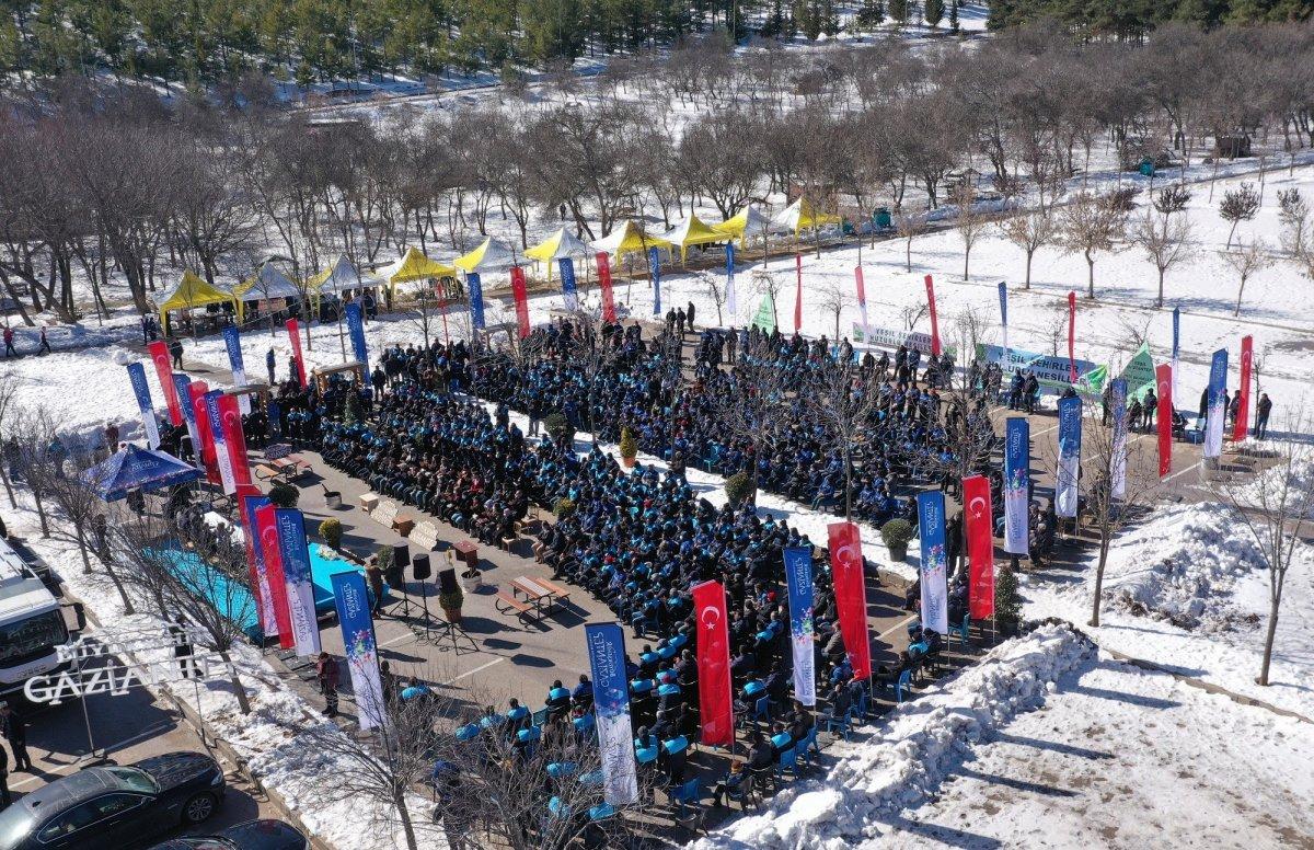 Fatma Şahin’den karla mücadelede çalışan personele ikramiye müjdesi