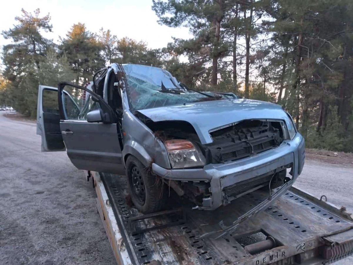 Denizli'de takla atan araçtaki 2 kişi hayatını kaybetti
