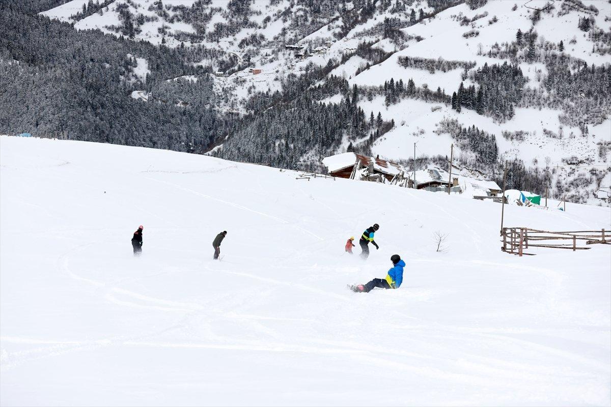 Rize'de lazboard ile kayak şenliği yapıldı