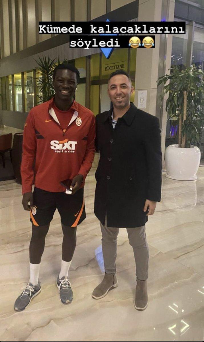 Galatasaray'ın kampında bir kişi oyuncularla dalga geçti